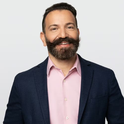 A photo of Ciro Jaen Paniza, a marketing strategist based in Canada